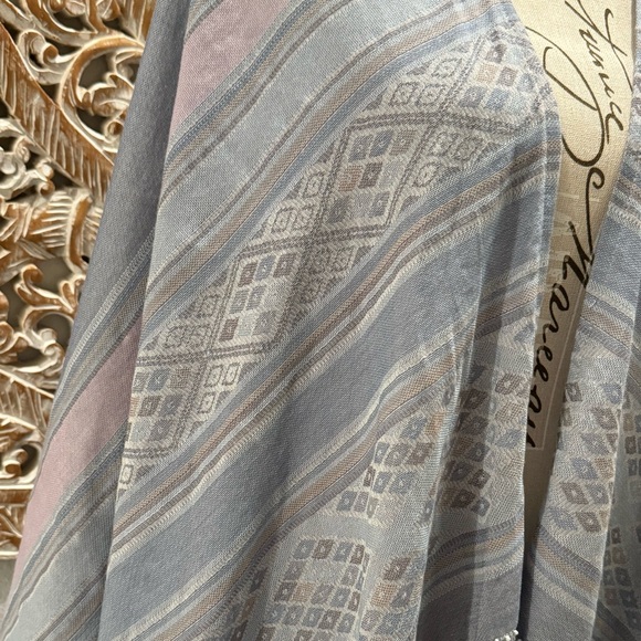 Moment by Moment Blue, Pink, Lightly Beaded, Dutch Design Poncho/Shawl- One Size - Picture 9 of 10